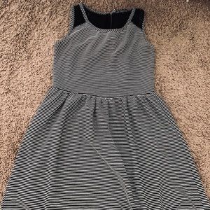 Mini stripped dress with lace shoulders